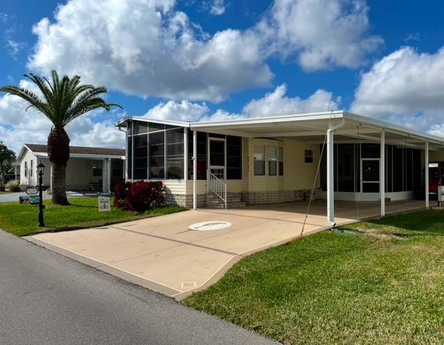 Winter Haven, FL Mobile Home for Sale located at 1617 Glen Abby Lane Four Lakes Golf & Country Club